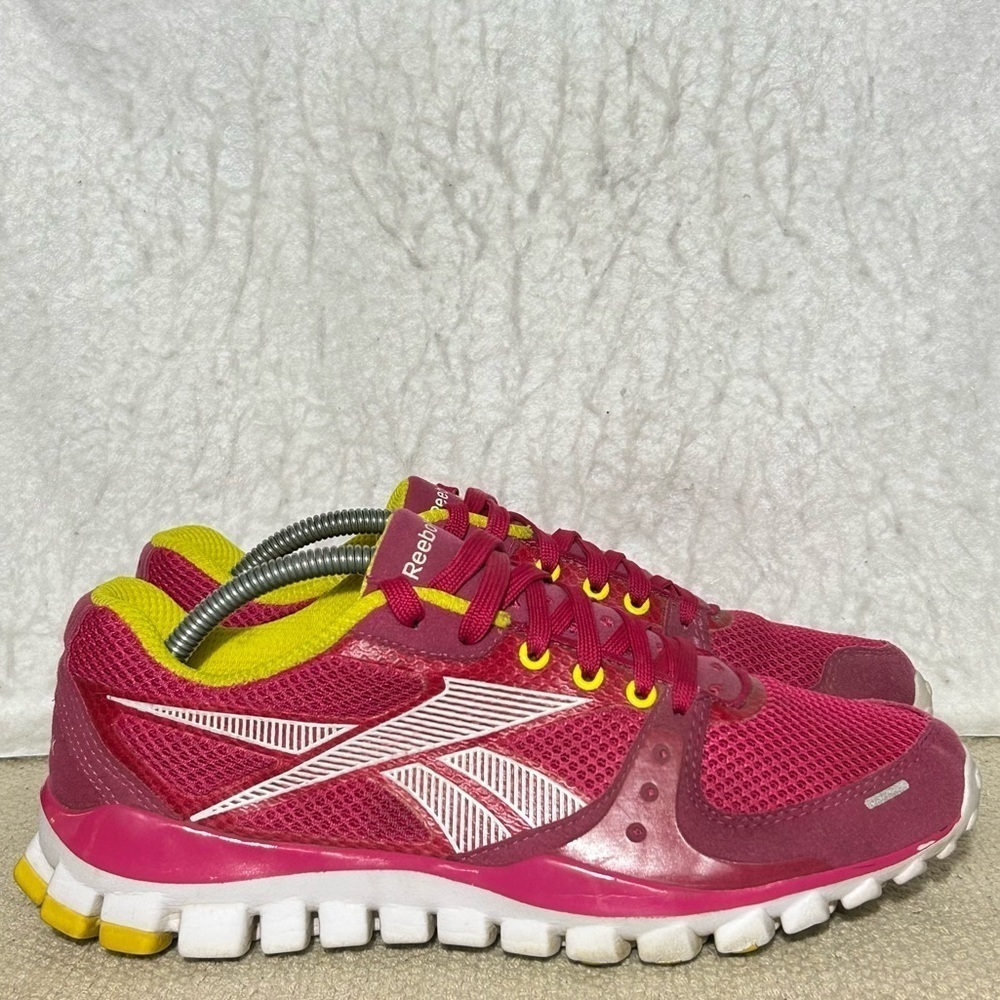 Reebok Womens Red Realflex Transition Running Training Sneakers Shoes SZ 8